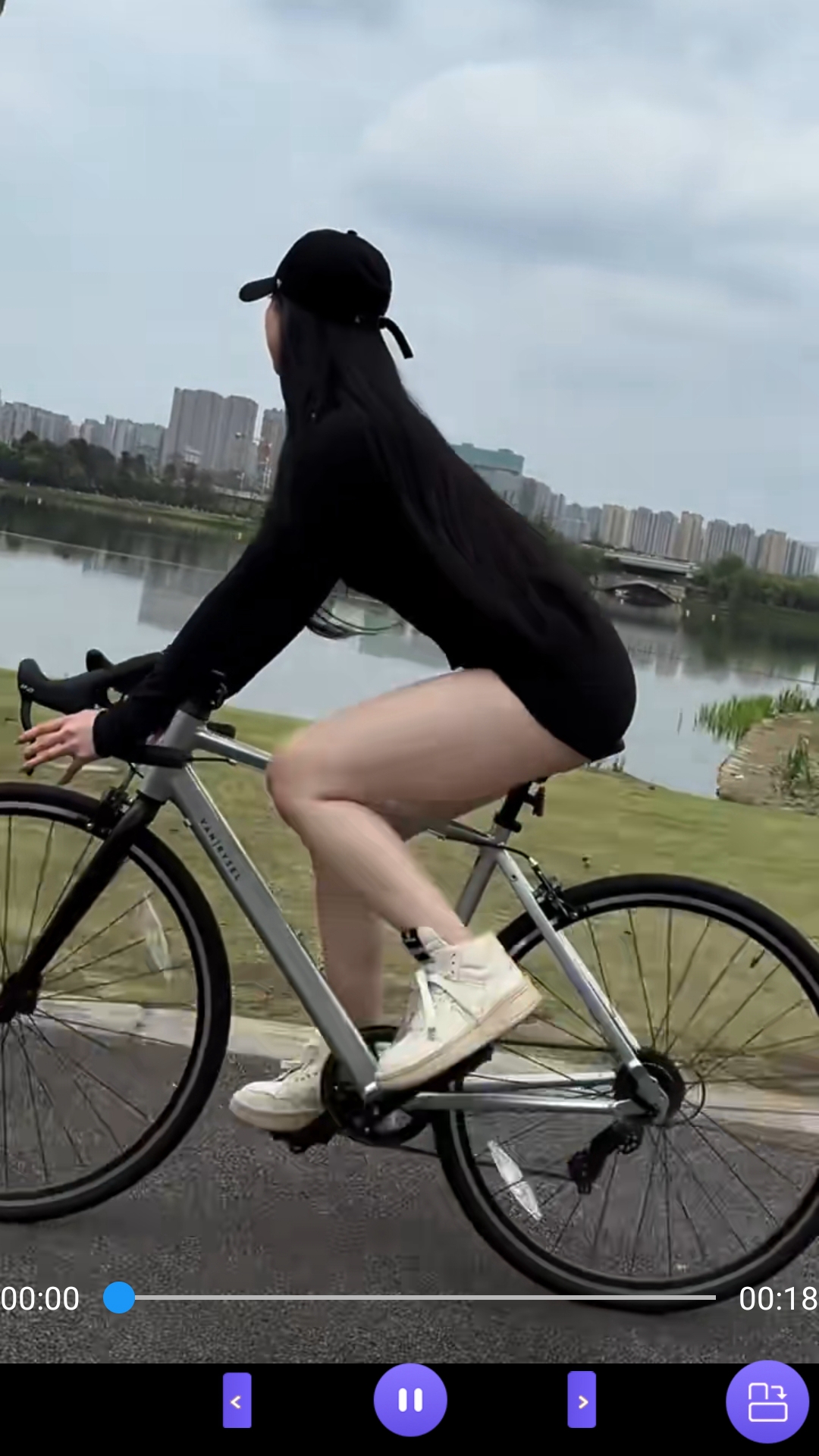 蕾丝长靴里面什么样截图